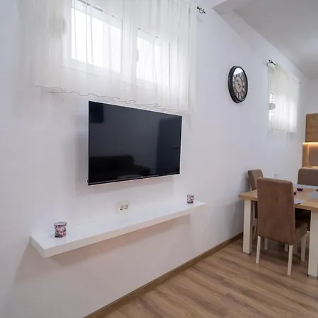 Dane Apartment Airport Podgorica Mitrovici  Exterior foto