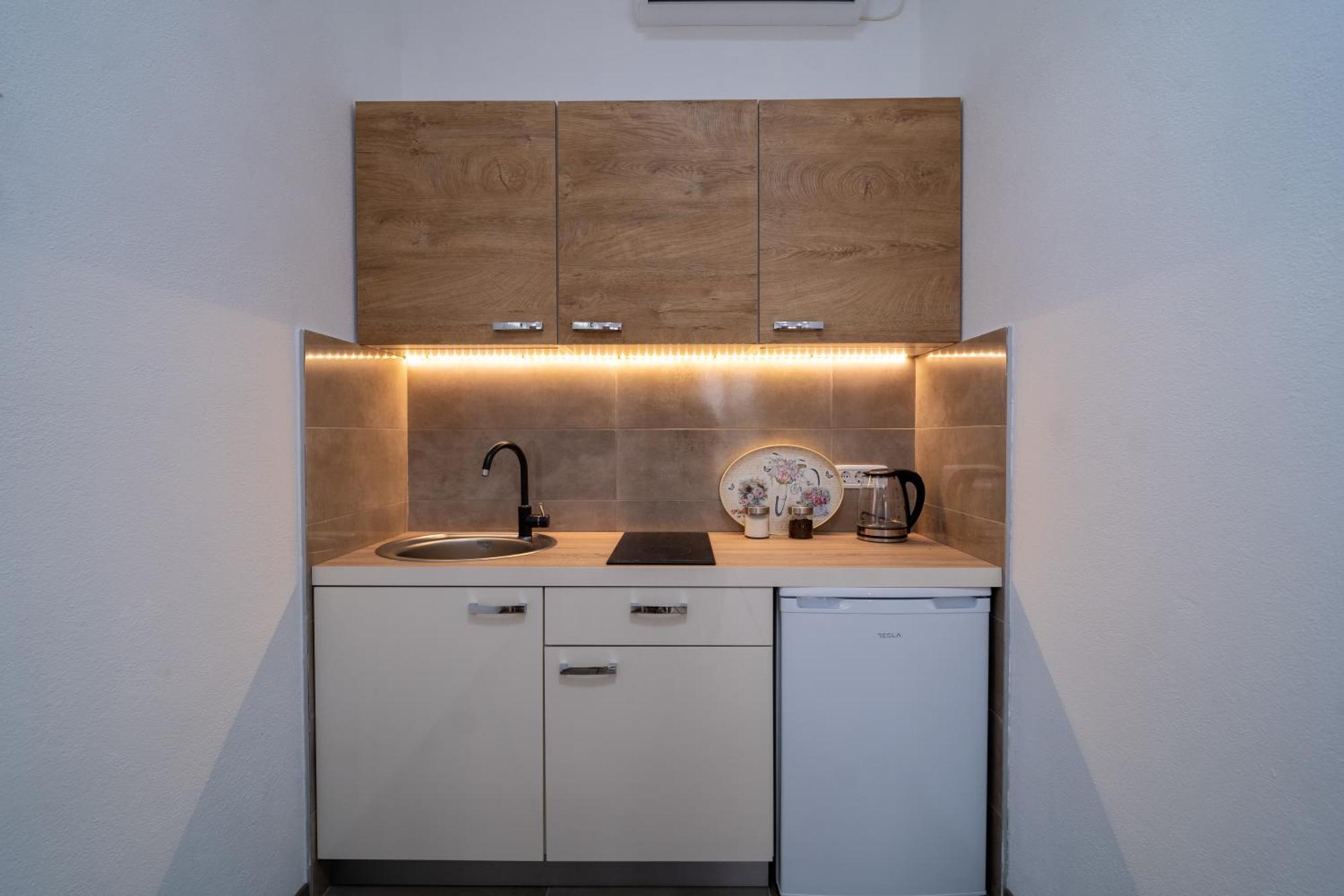 Dane Airport Podgorica Apartment *